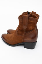 Load image into Gallery viewer, MJUS Tan Leather Cowboy Style Boot
