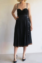 Load image into Gallery viewer, 1990s Linen Pleat Skirt
