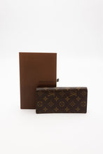 Load image into Gallery viewer, Louis Vuitton Wallet
