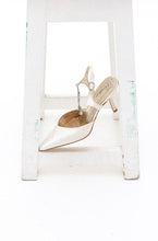 Load image into Gallery viewer, Vintage Cream Wedding Heels
